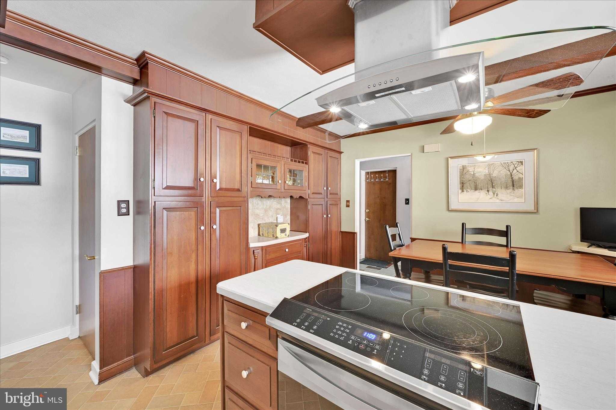 1827 Divot CT photo 8