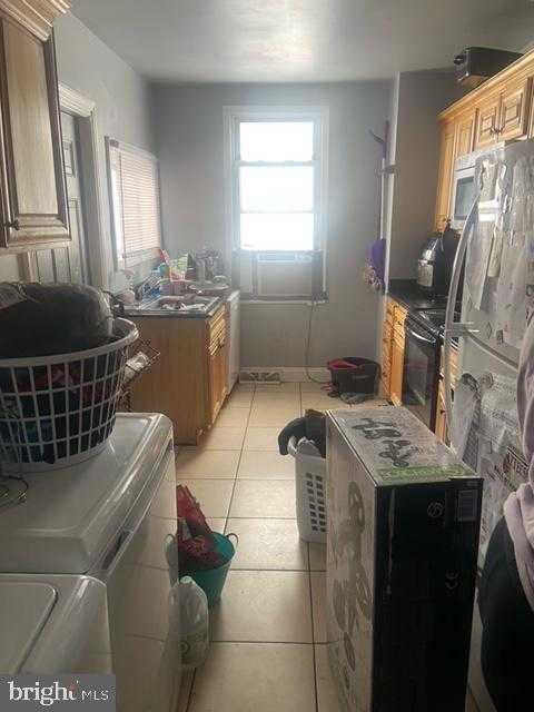 426 Hamilton St photo 4