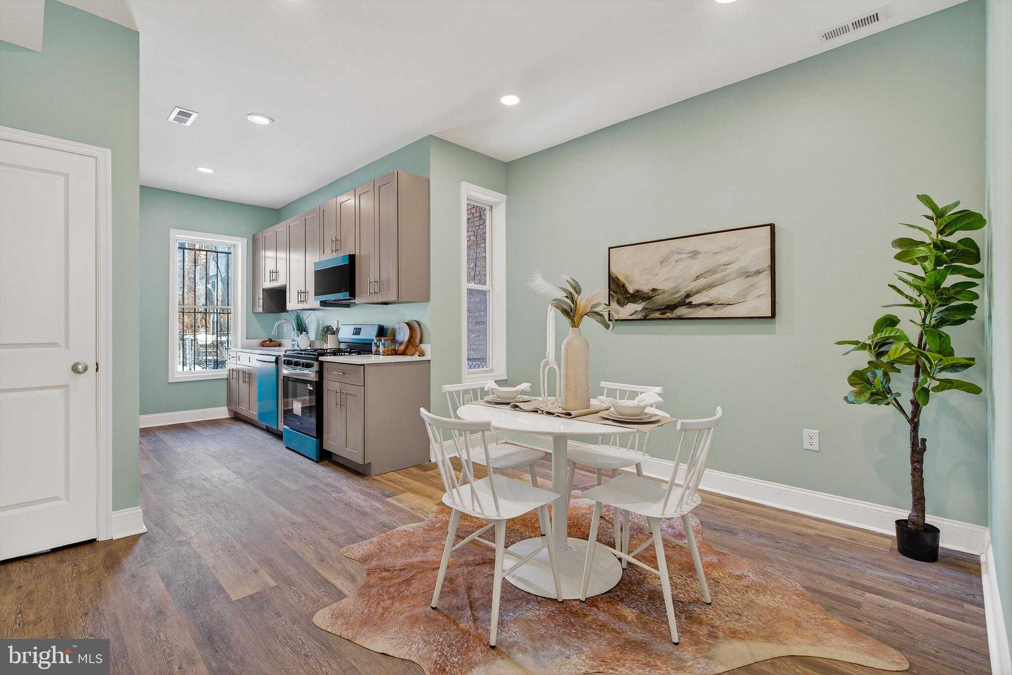 2430 E Lafayette Ave photo 2