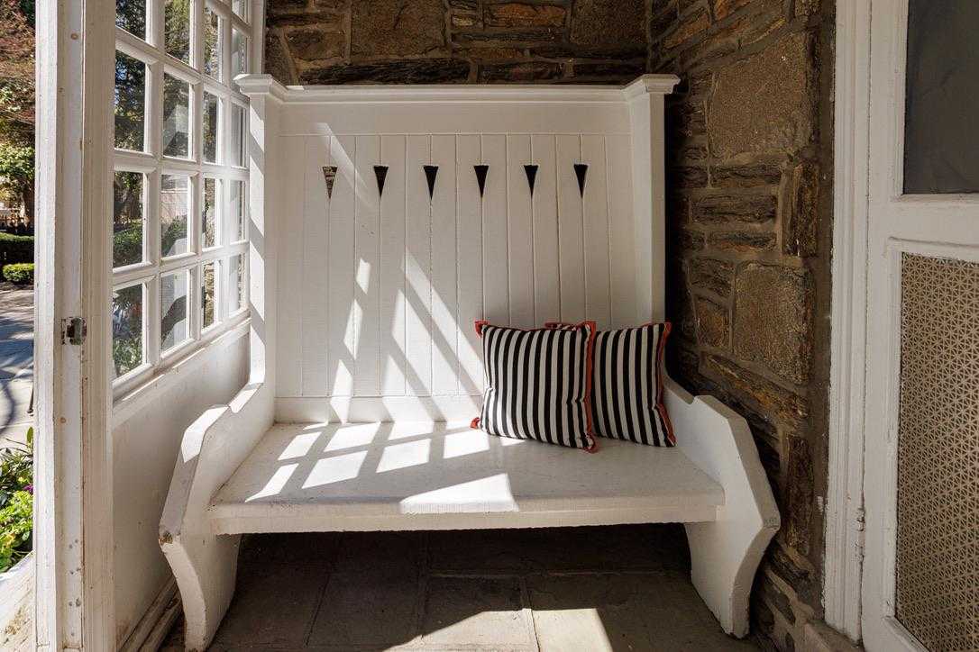 6710 Lincoln Dr photo 5