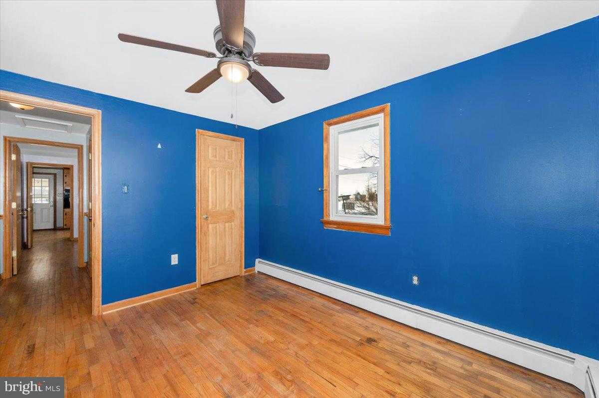 706 E Main St photo 20