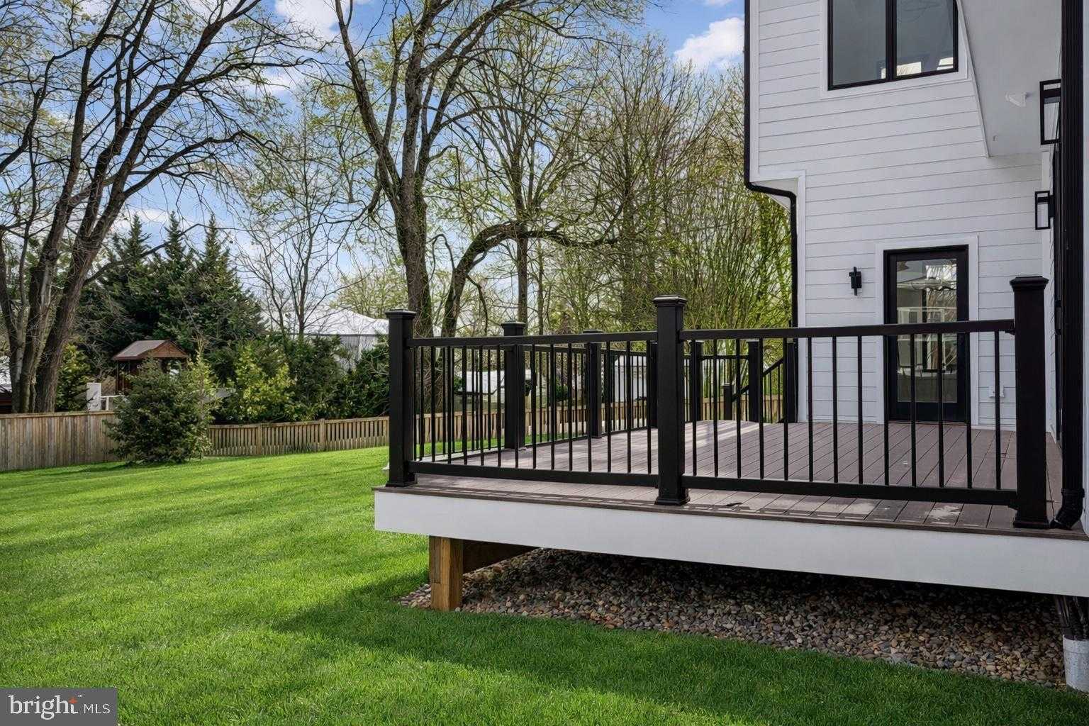 604 Tapawingo Rd SW photo 3