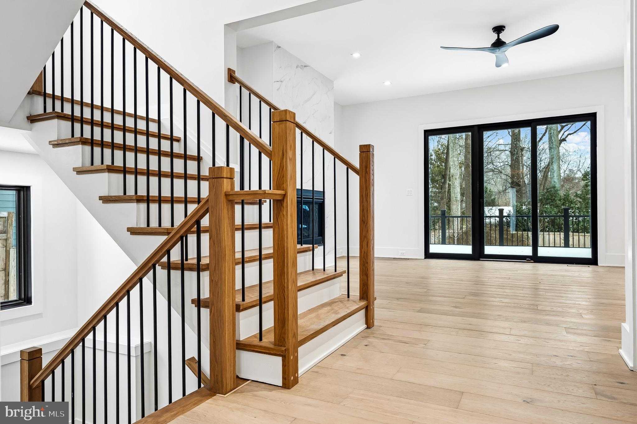 604 Tapawingo Rd SW photo 9