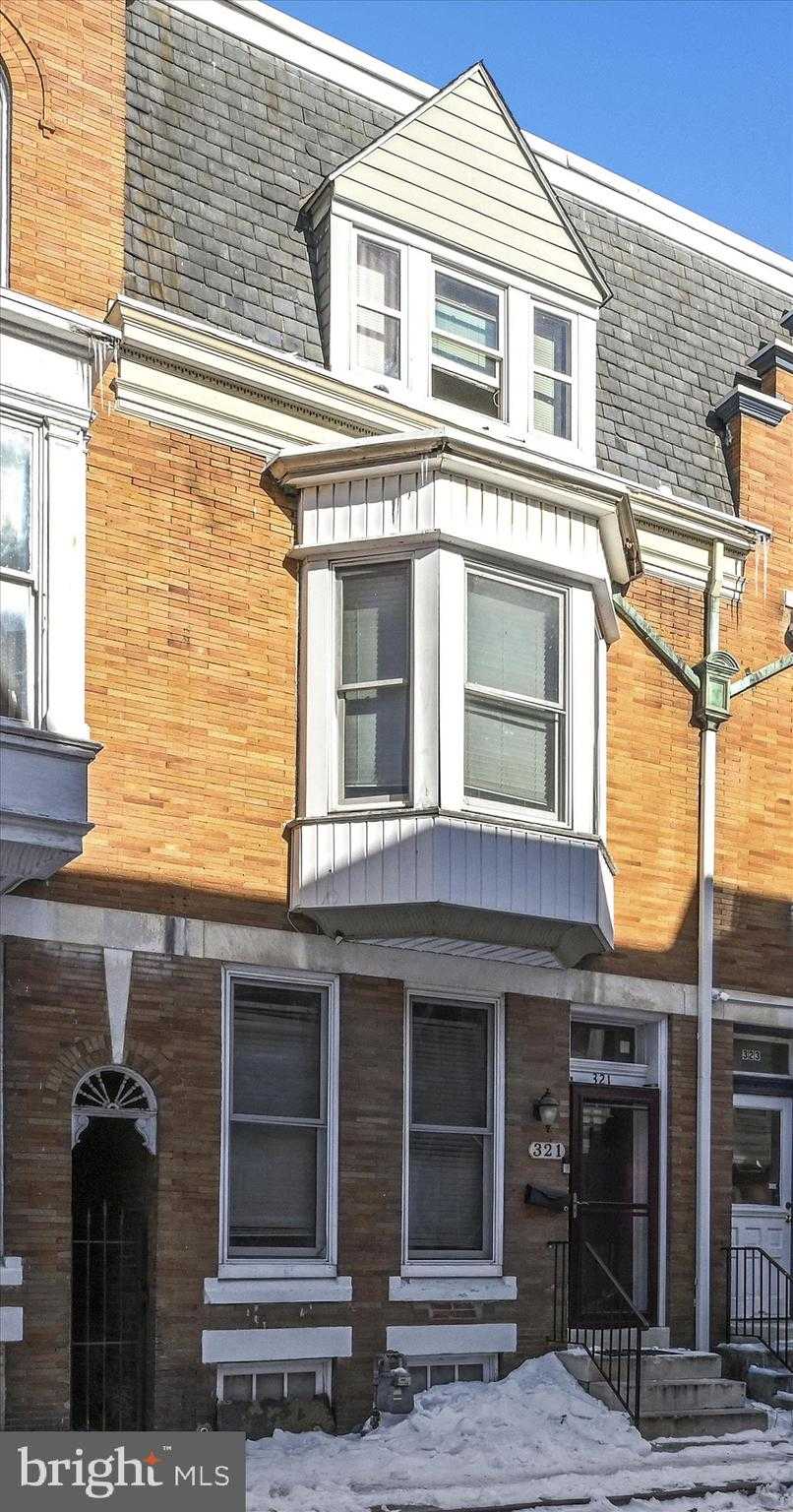 321 E Poplar St photo 3