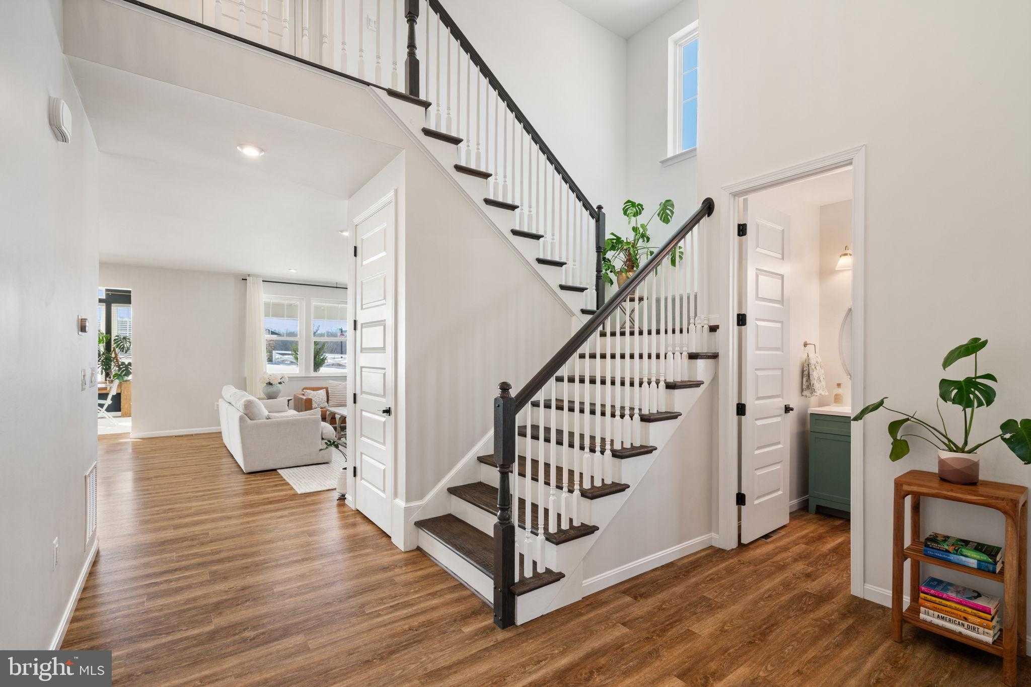 10100 Governors Ln photo 2