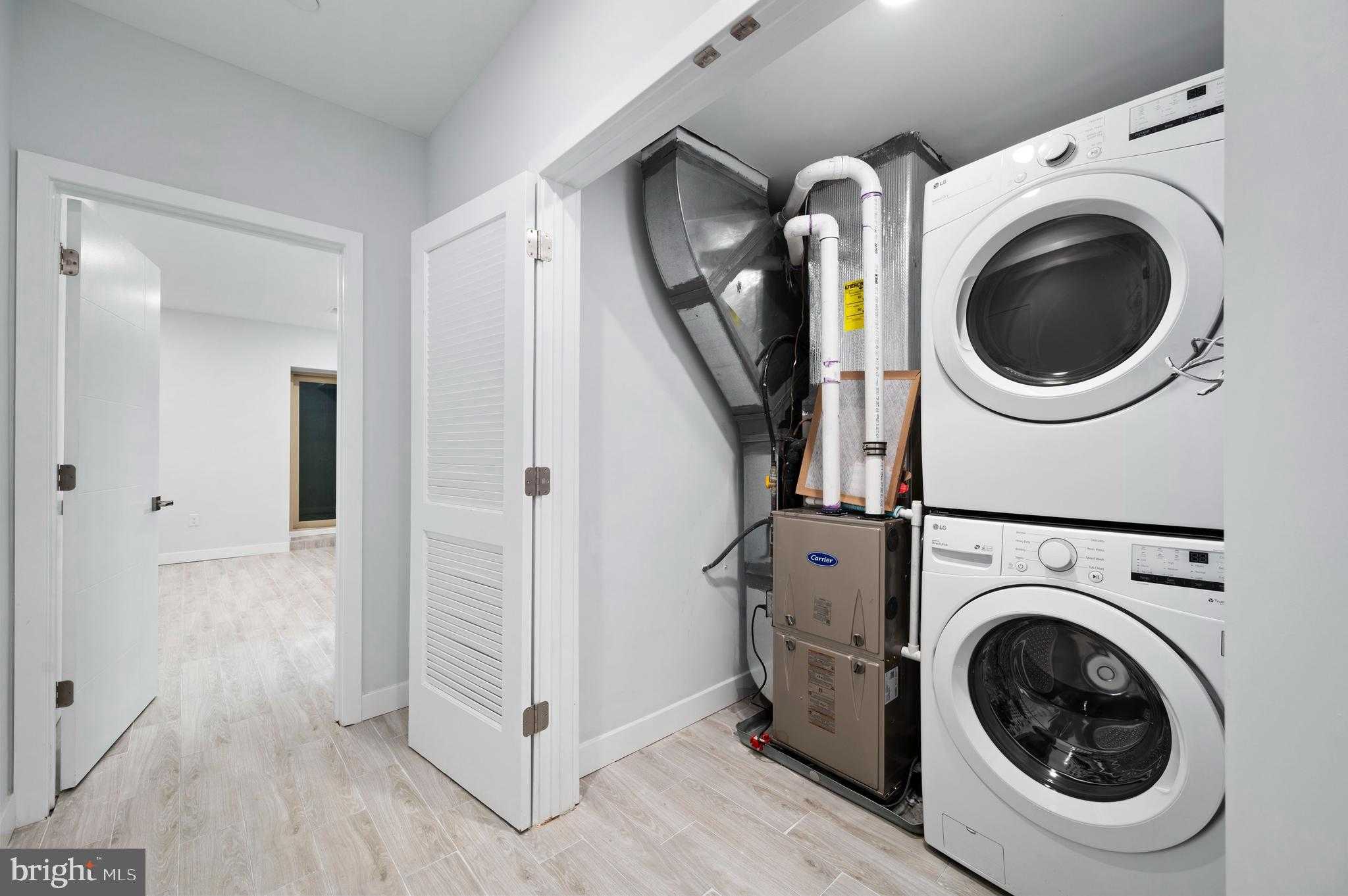 2138 N Franklin St photo 12