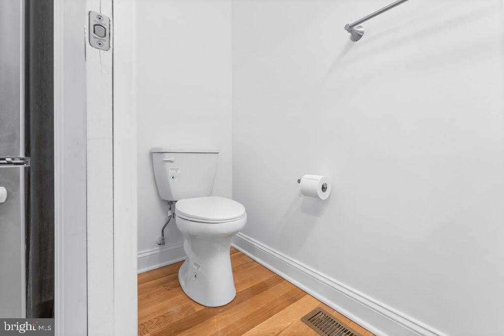 107 S Fulton Ave photo 9