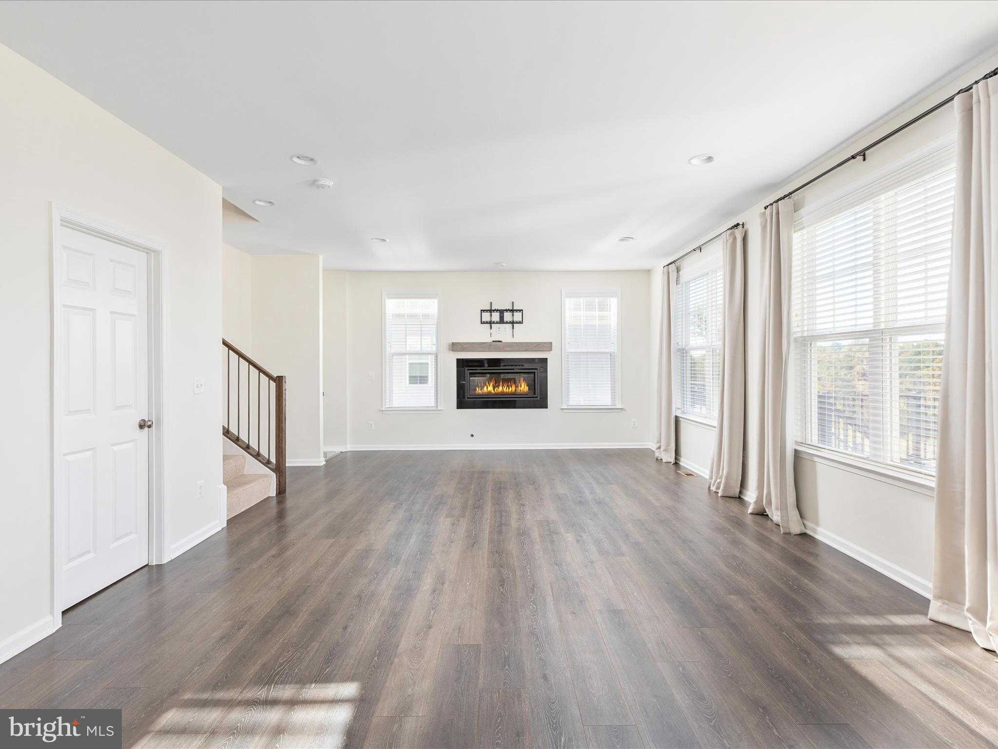 138 Newell Dr photo 15