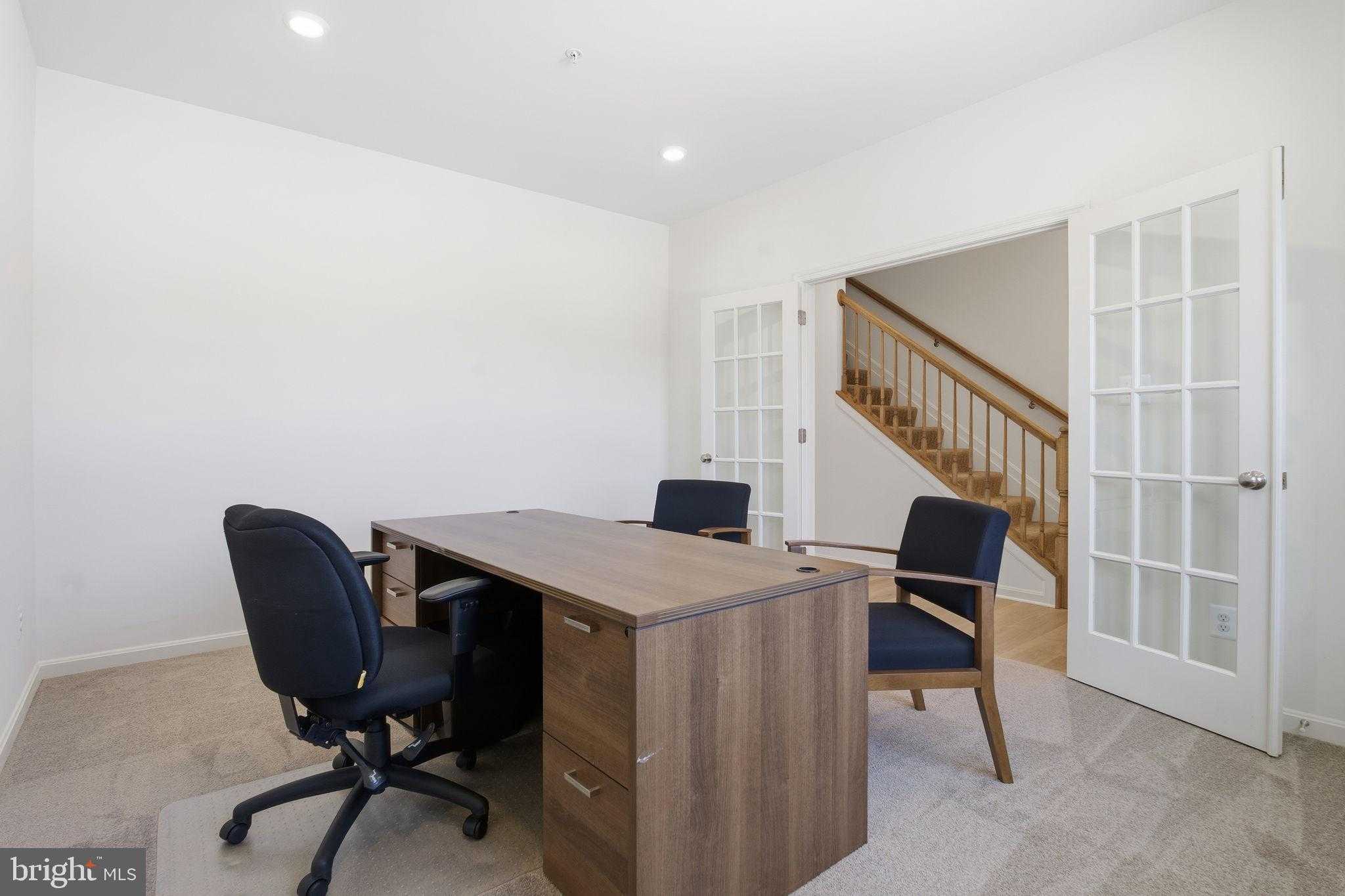 617 Loring Ave photo 17