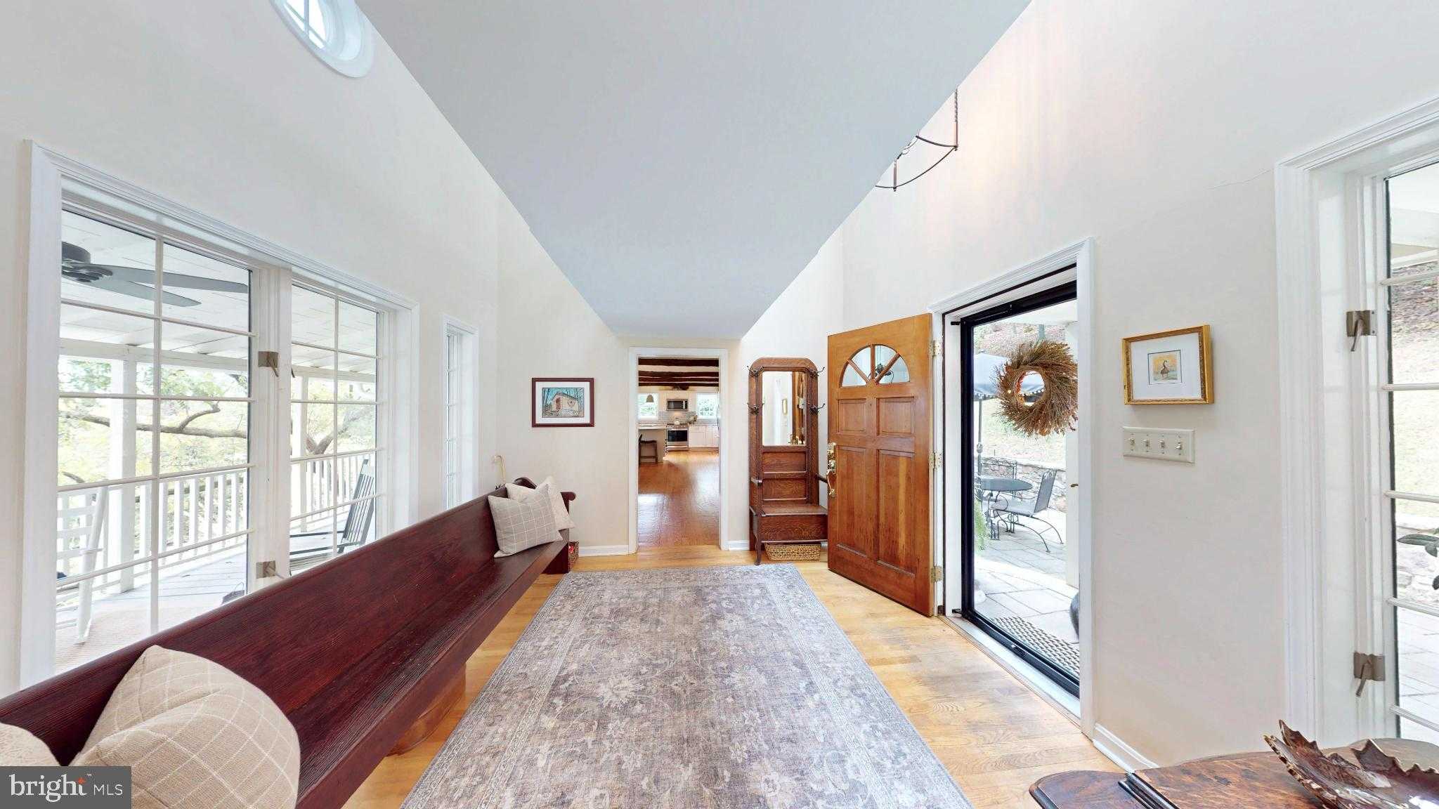 21539 Oatlands Rd photo 2