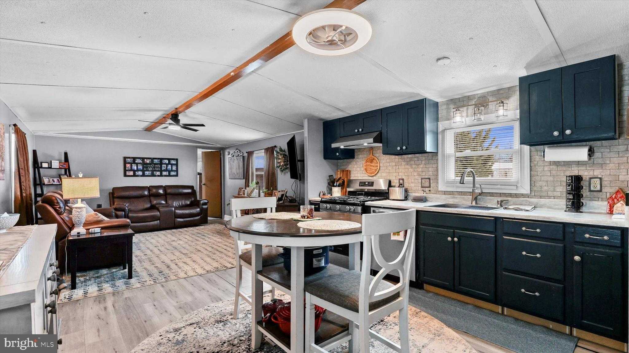 3895 Craig Ave photo 11