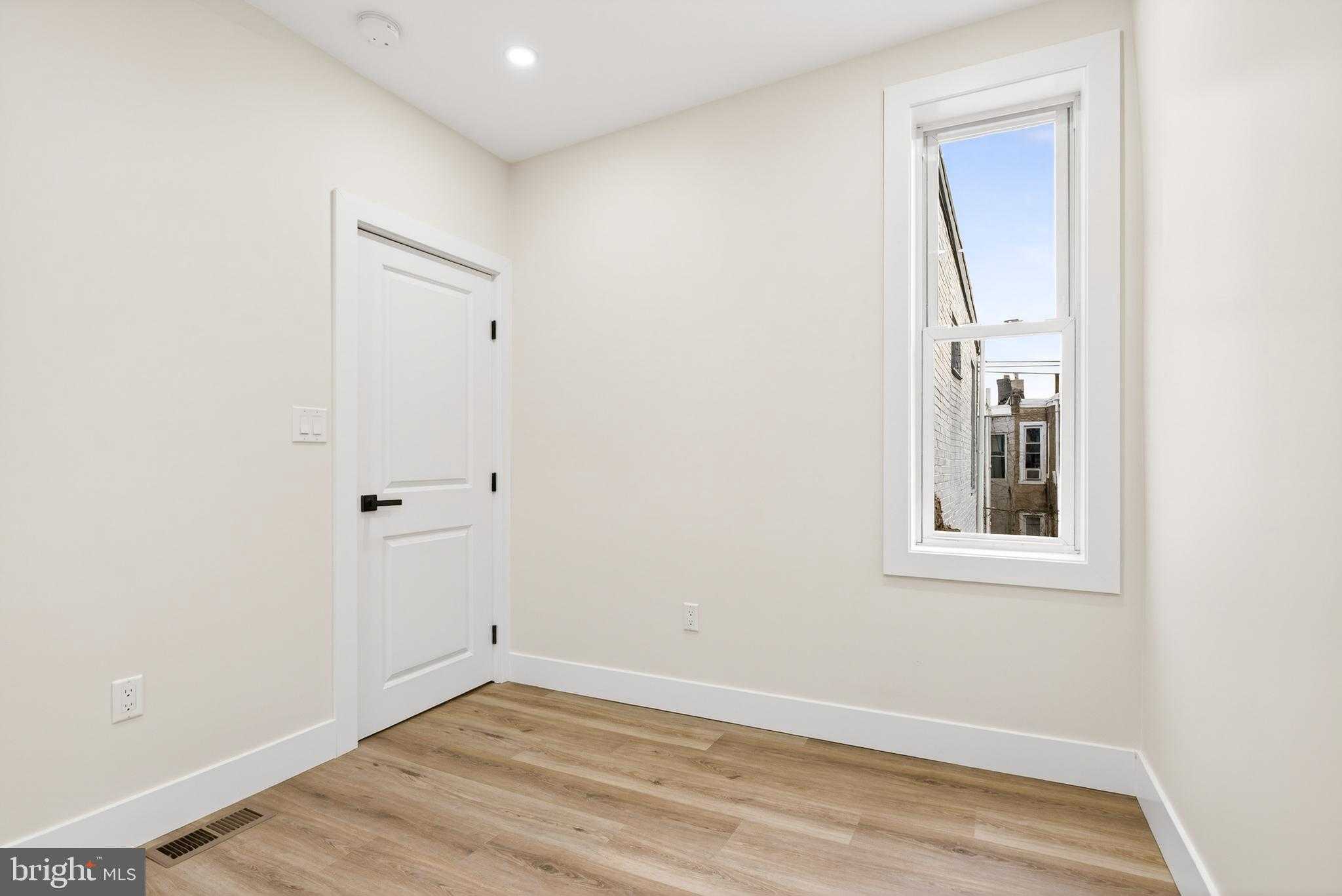 241 N Paxon St photo 20