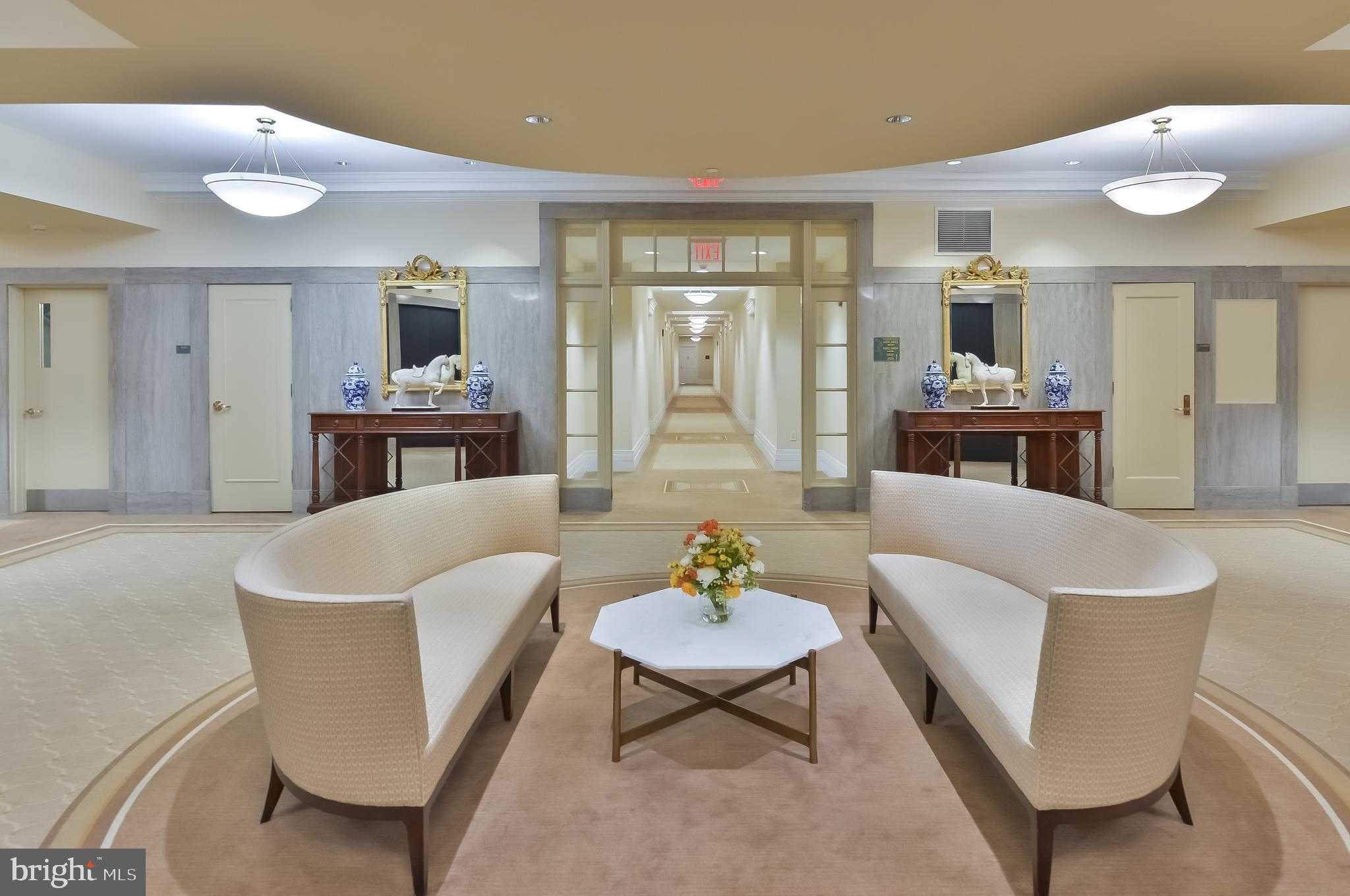 1600 Arch St Apt 612 photo 17