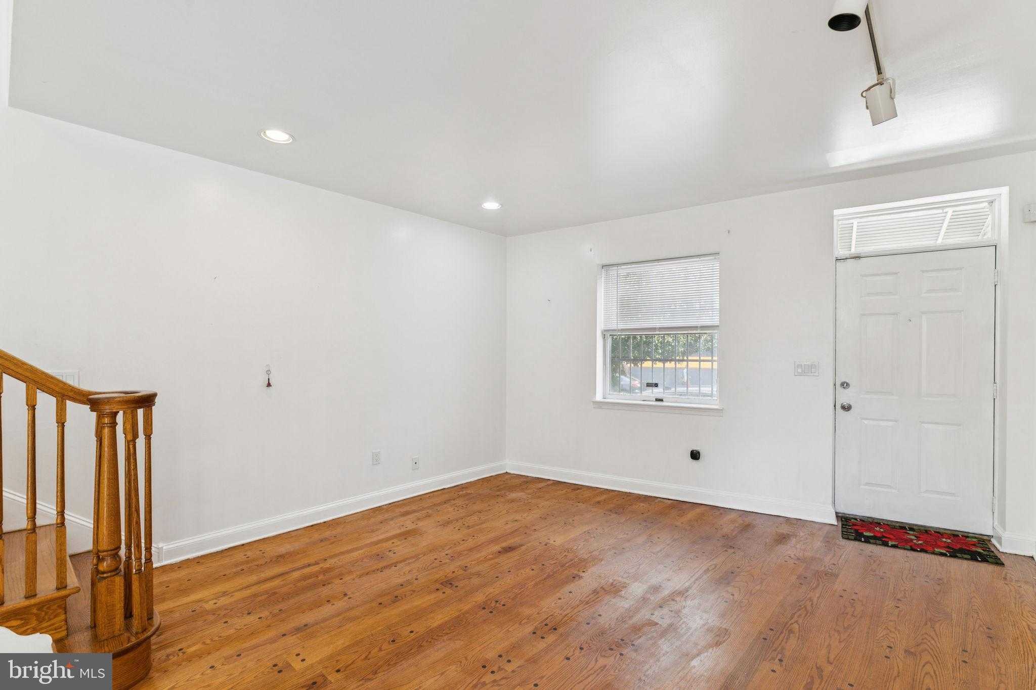 1006 S Front St photo 13