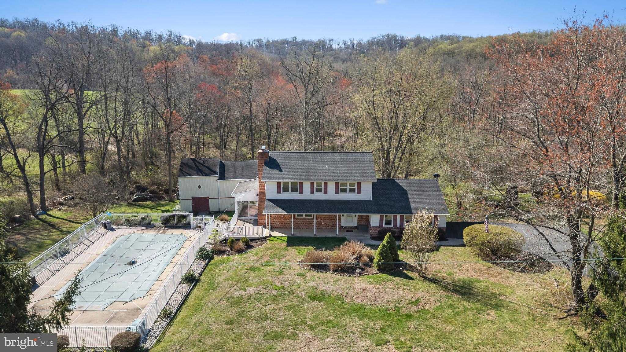 982 Fairview Rd photo 4