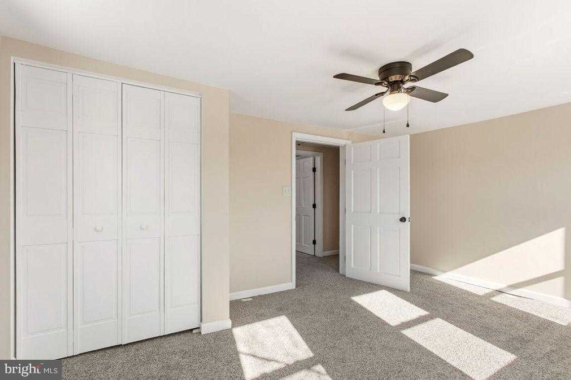 114 E York St photo 21