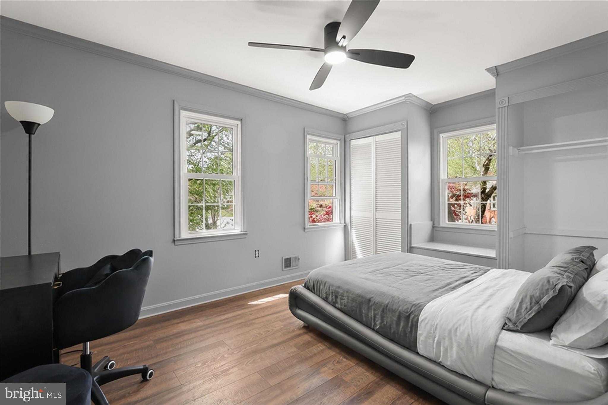 605 Roundtree CT photo 27