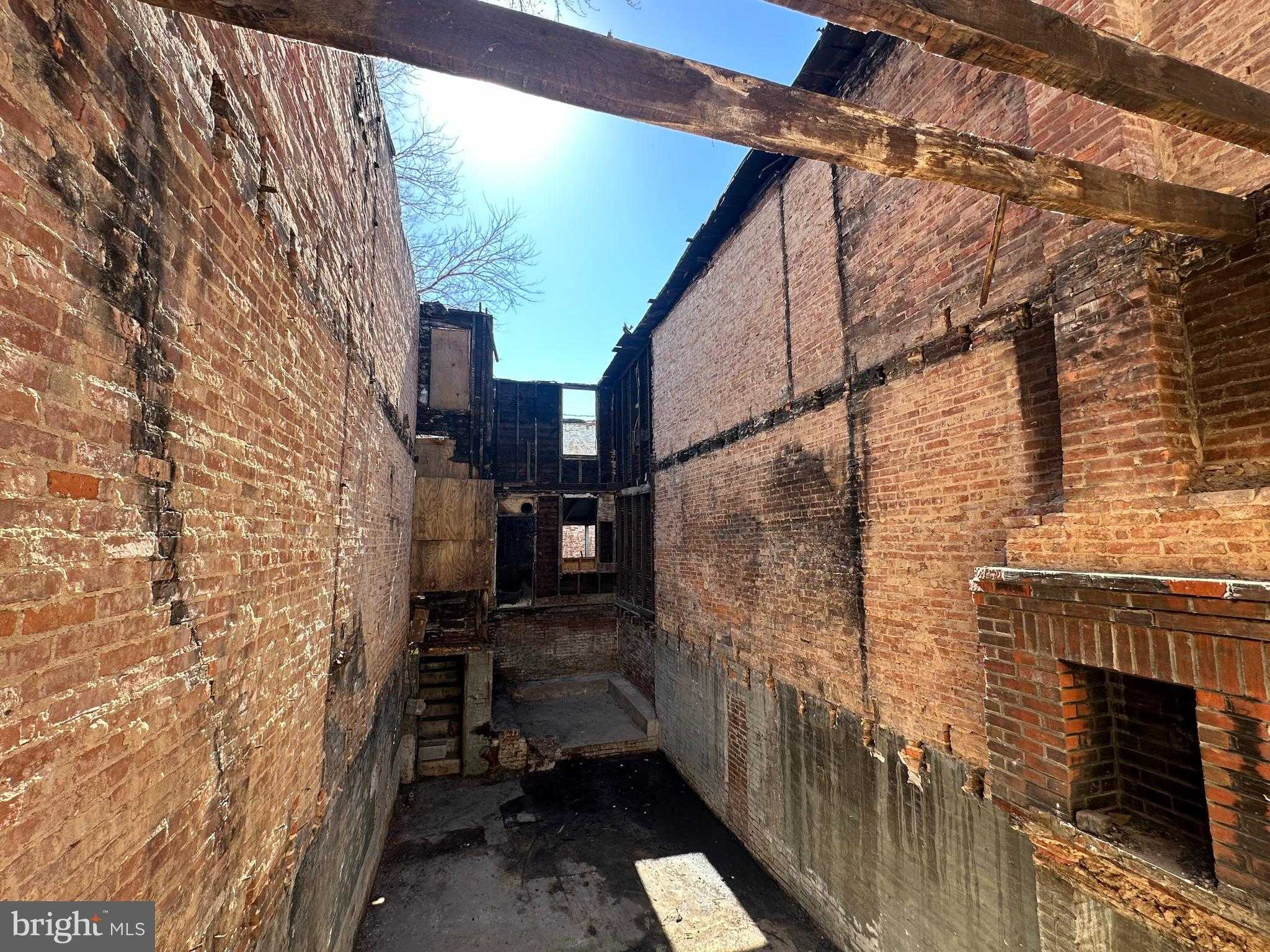 1303 Cliftview Ave photo 4