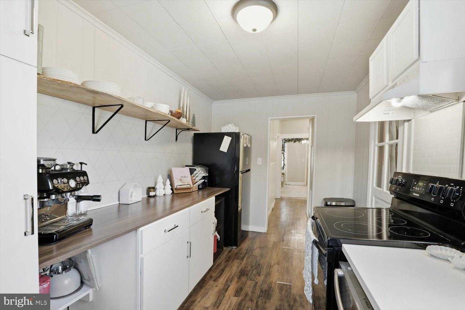 33 E Main St photo 13