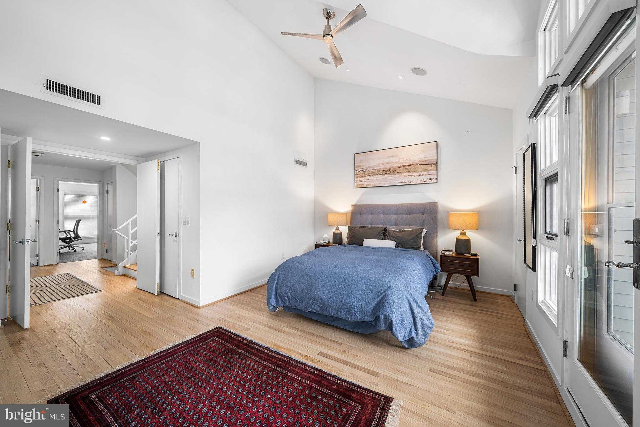 114 Bainbridge St photo 28