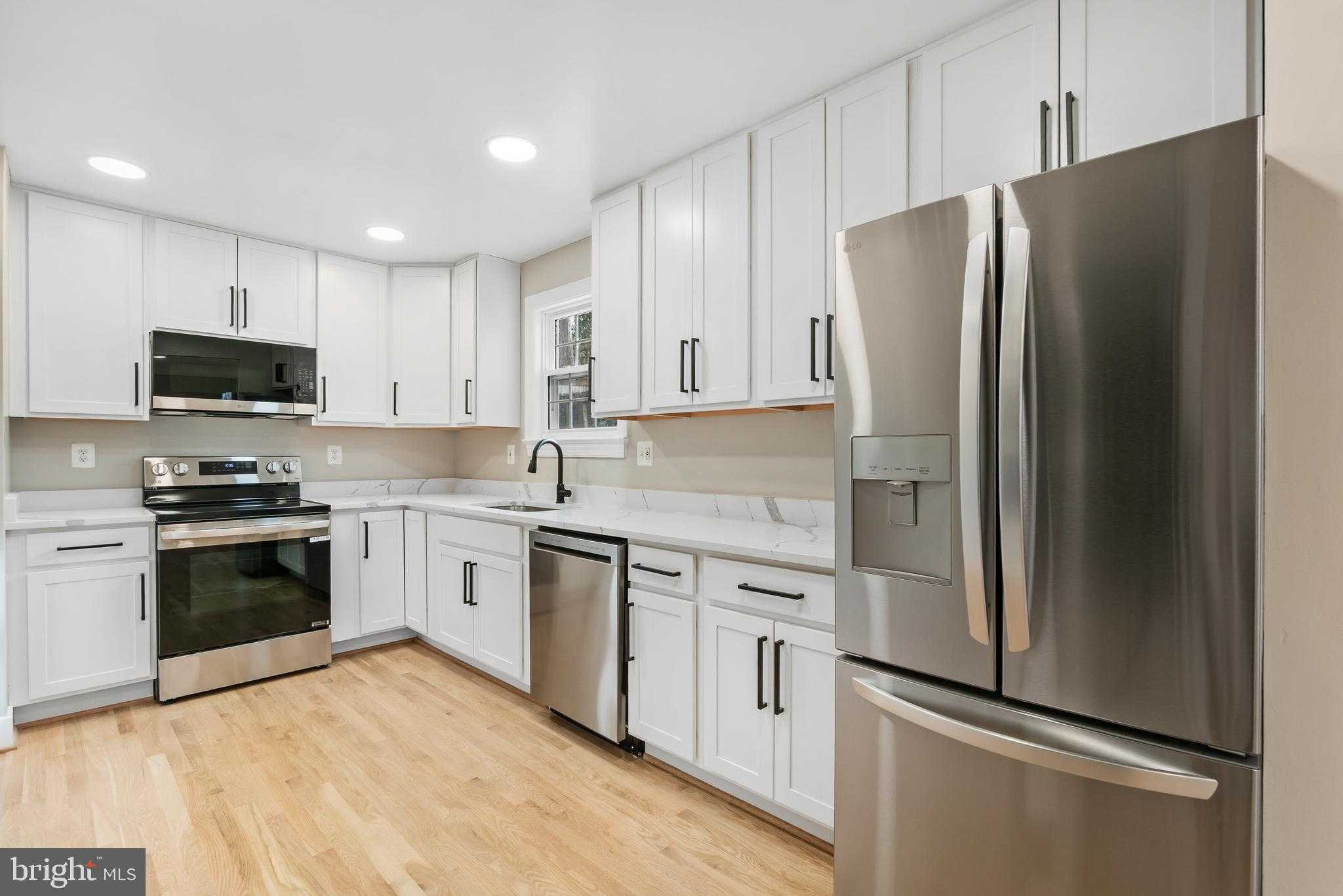 6216 Massachusetts Ave photo 9