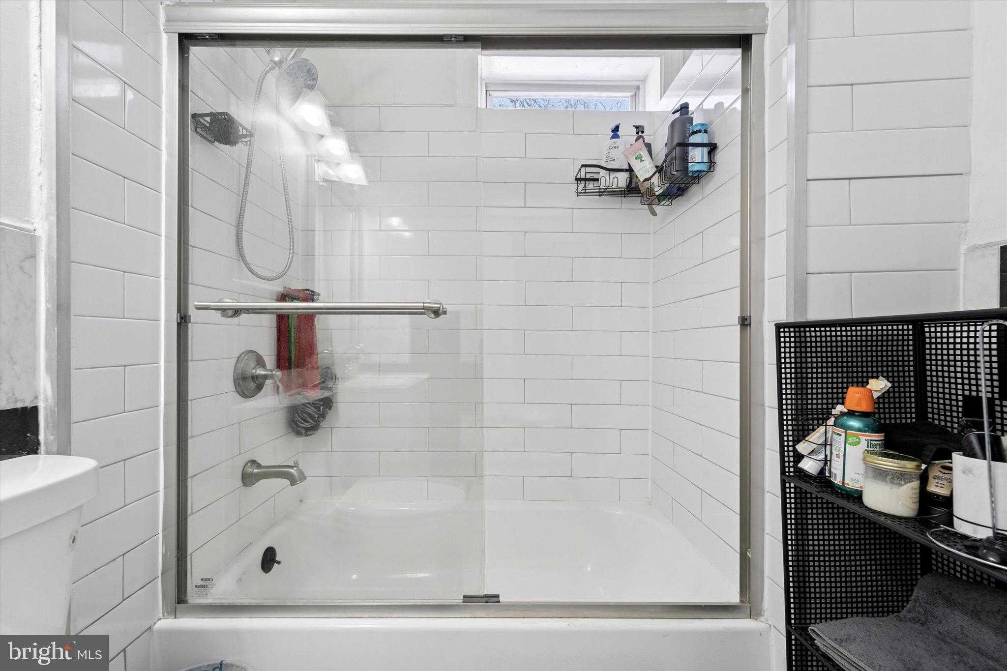 33 E Broadway Ave photo 21