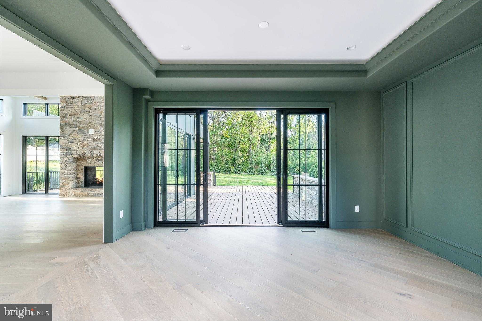 678 Malin Rd photo 10