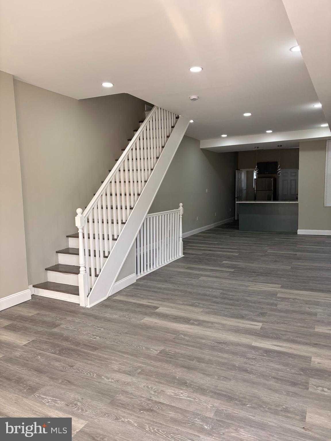 3020 Brighton St photo 3