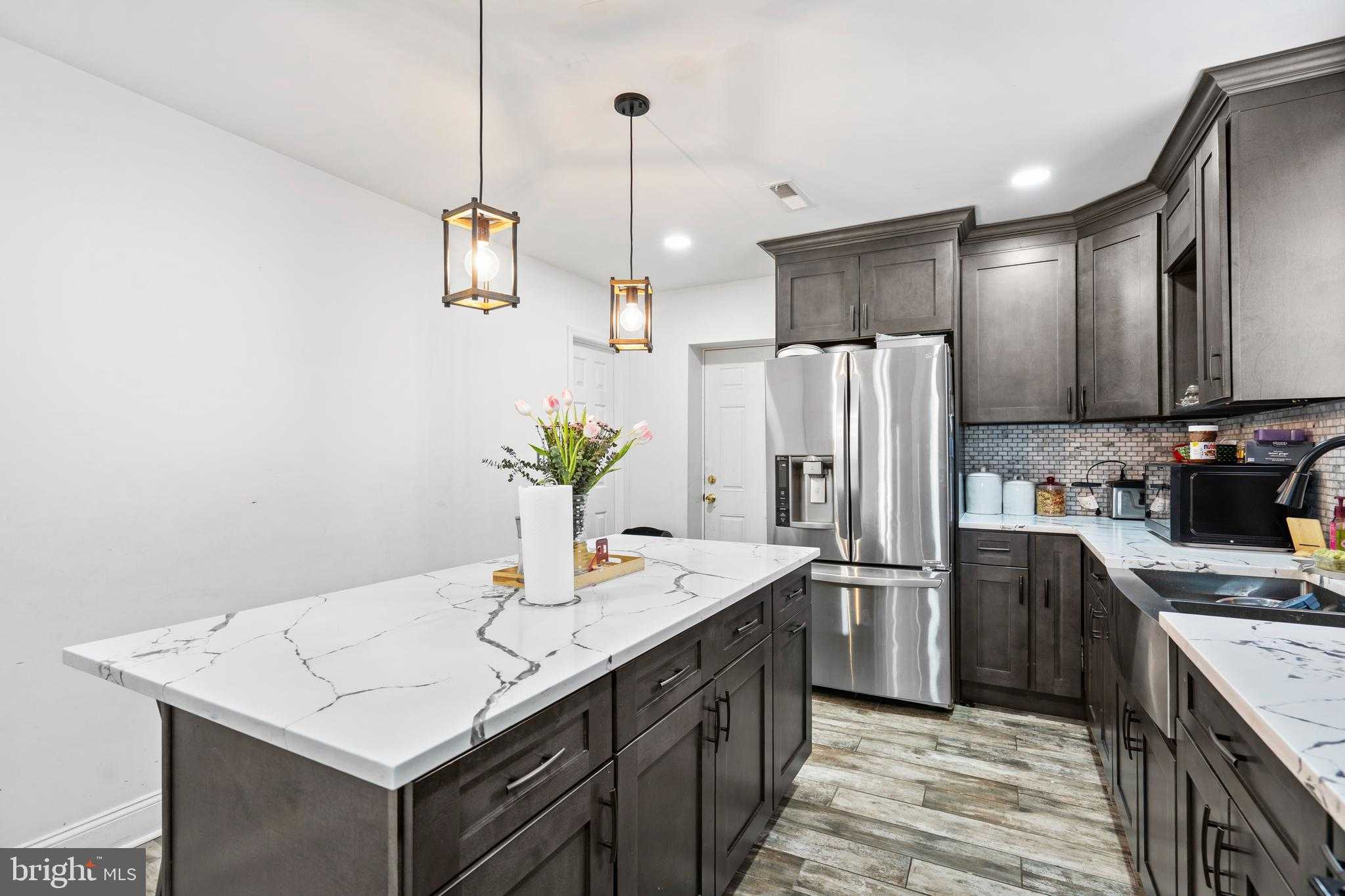 924 Foulkrod St photo 10