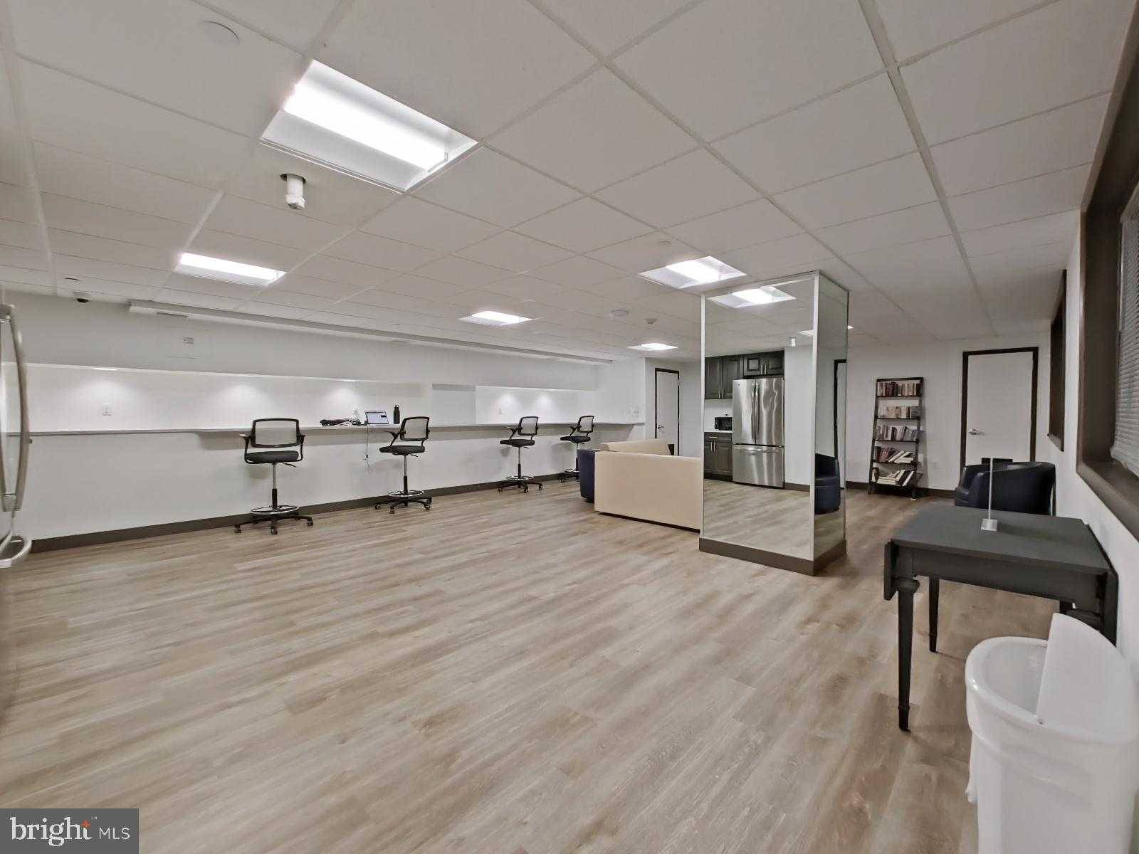 2101 Chestnut St Unit 1011 photo 14