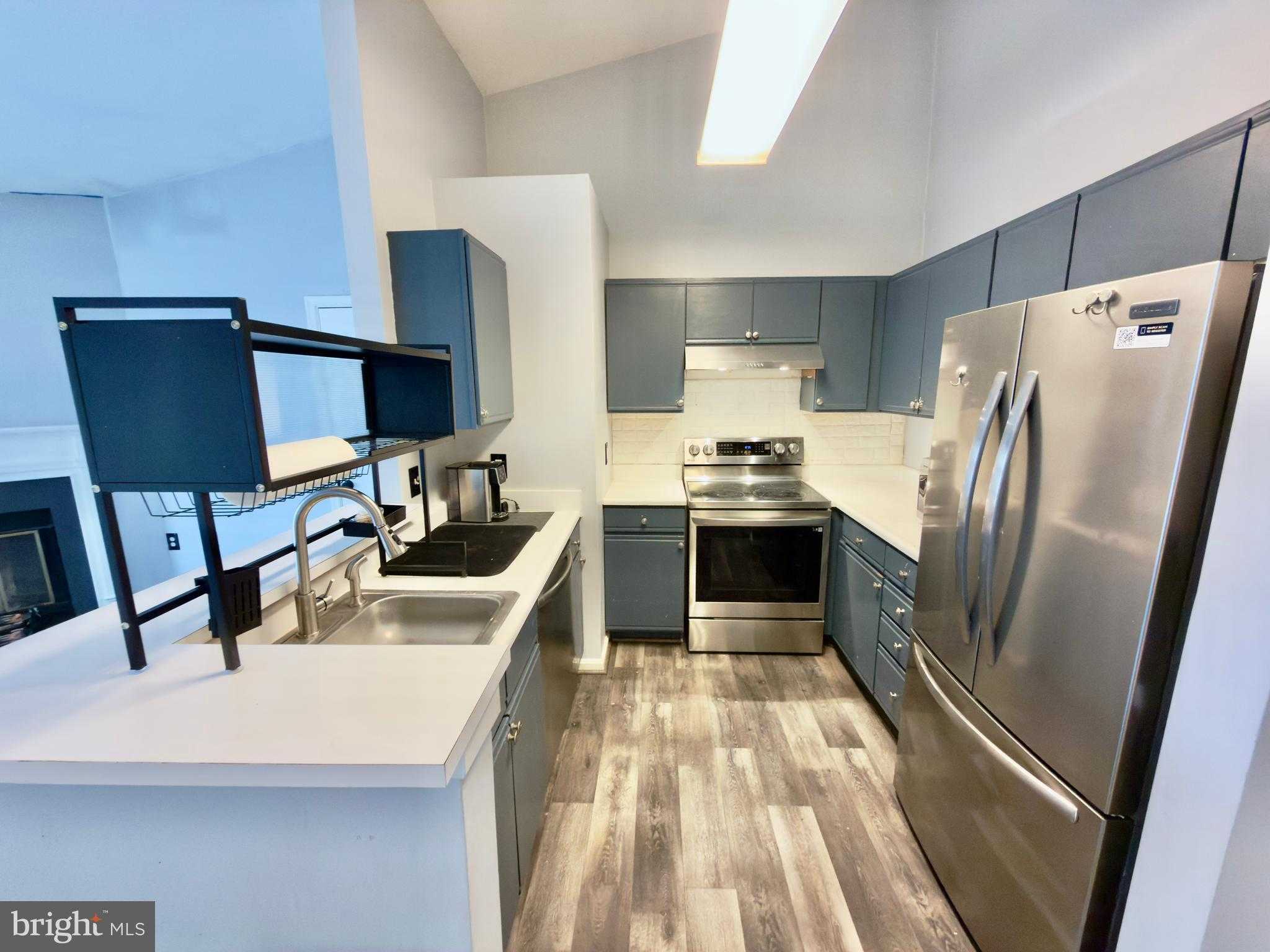 1210 Mist Wood CT Unit 302 photo 5