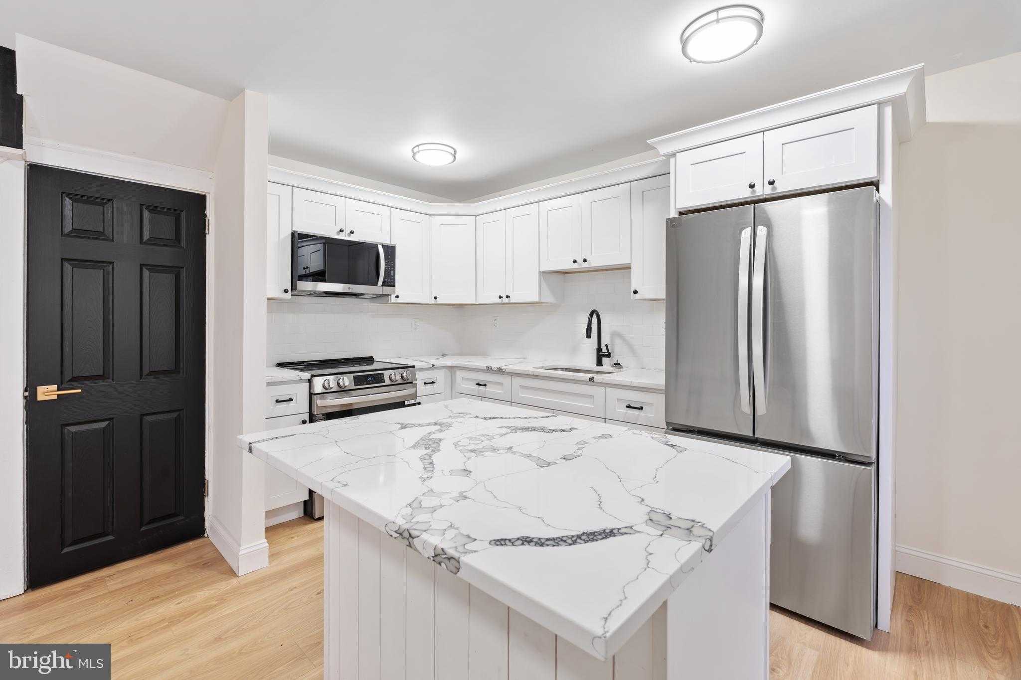 1118 Brown St photo 2