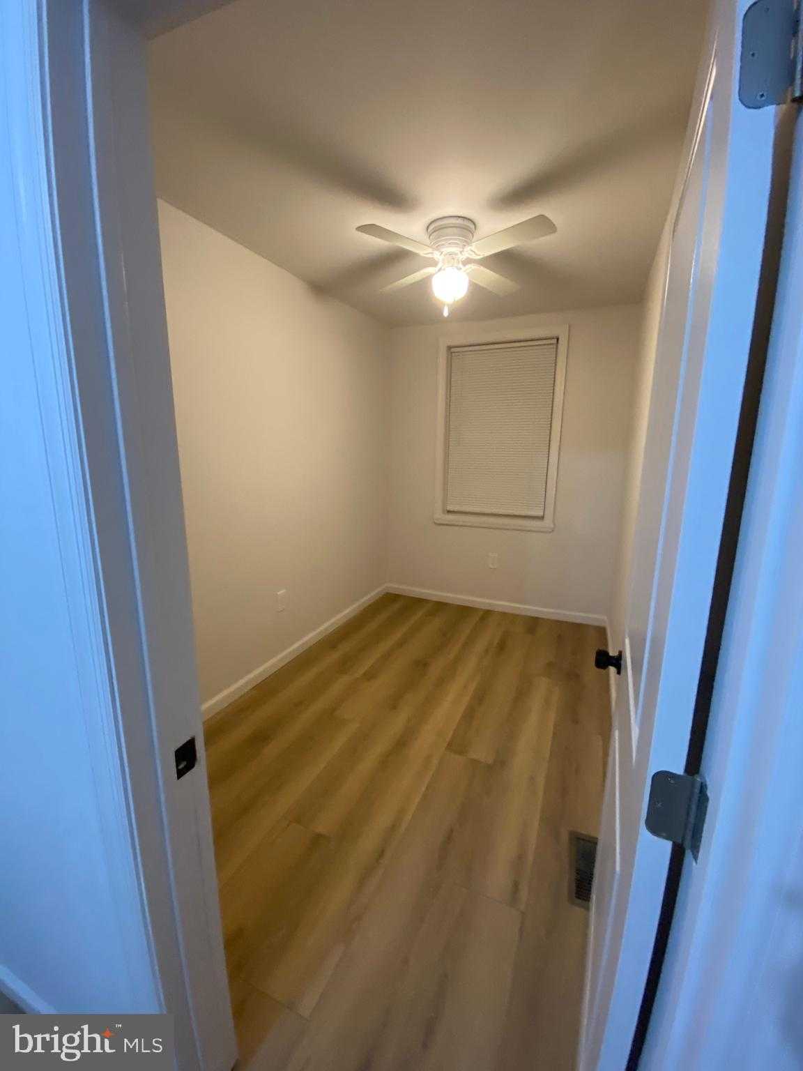 6215 N Gratz St photo 25