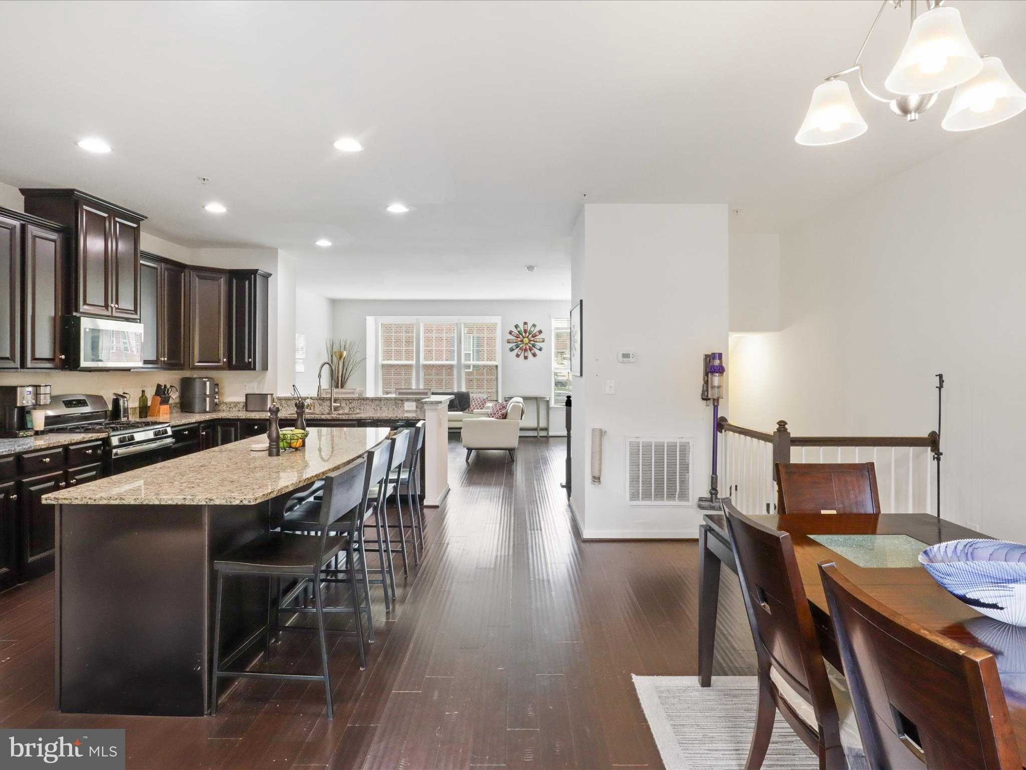 908 Evers Ave photo 9