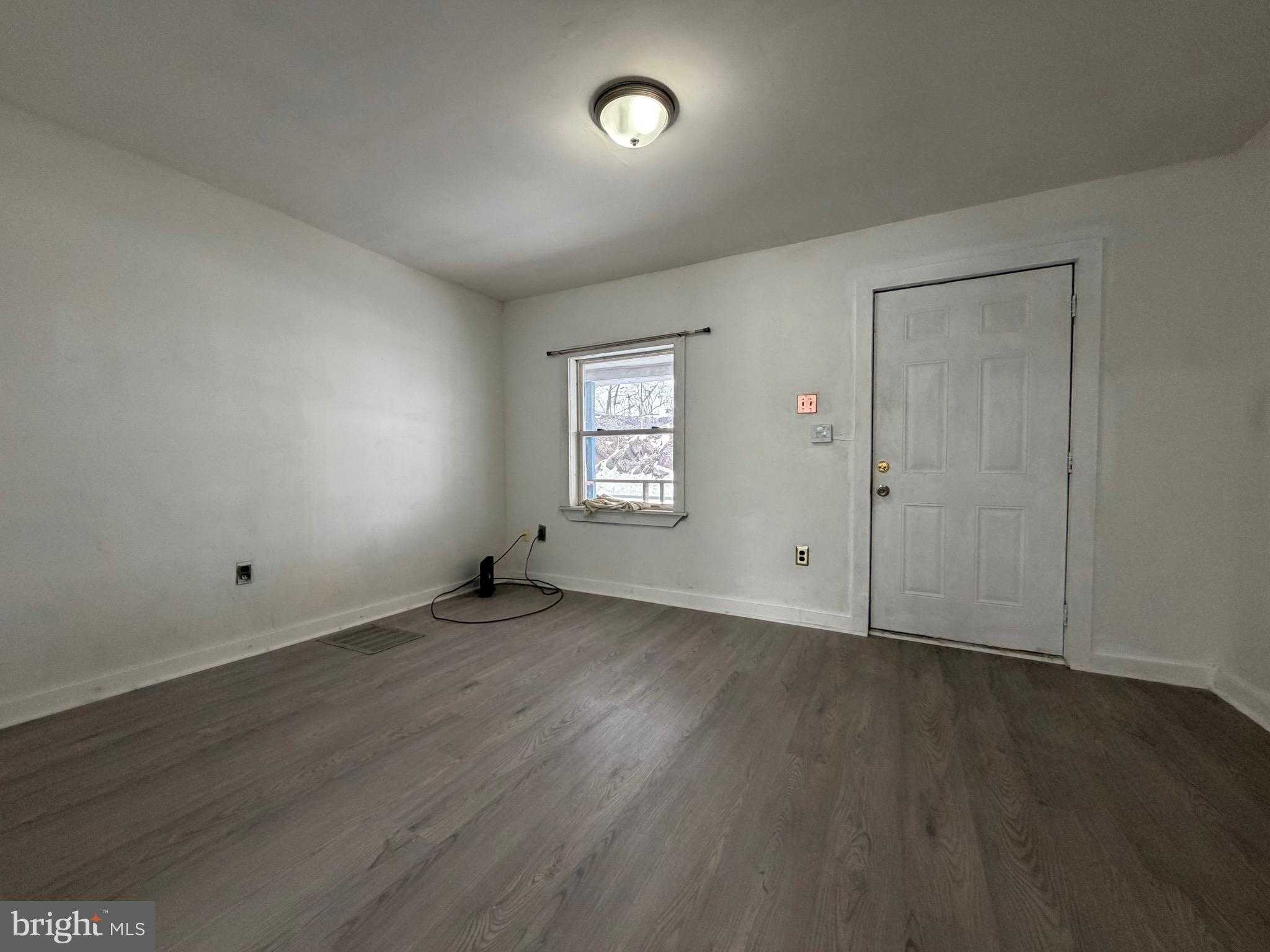 141 Centre St # 143 photo 18