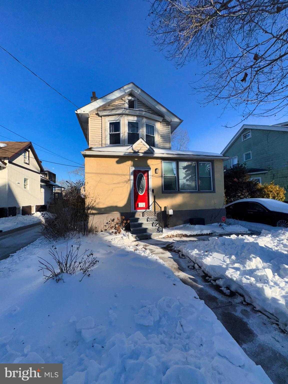 109 Lexington Ave photo 2