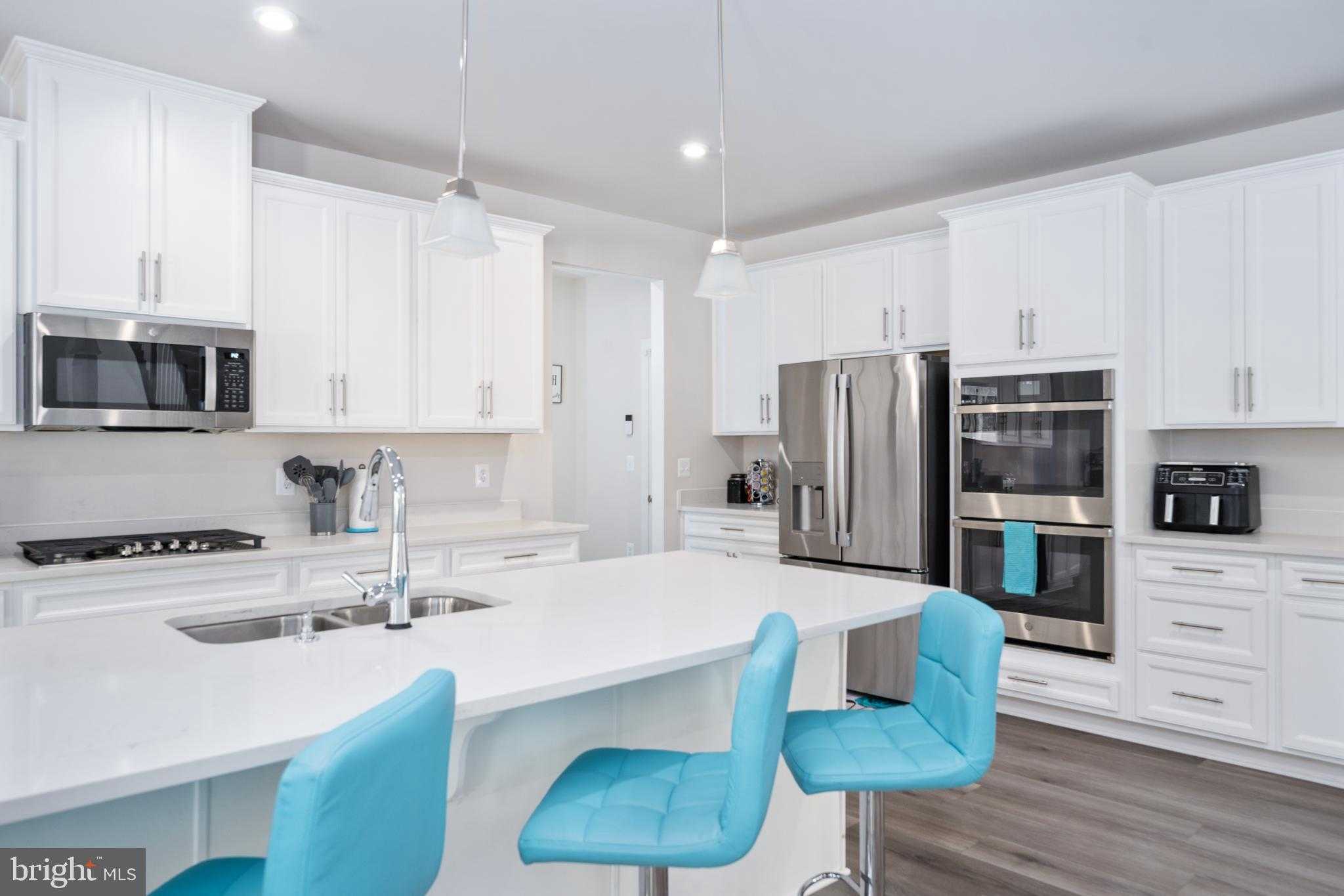 112 Lake Bluff CT photo 38