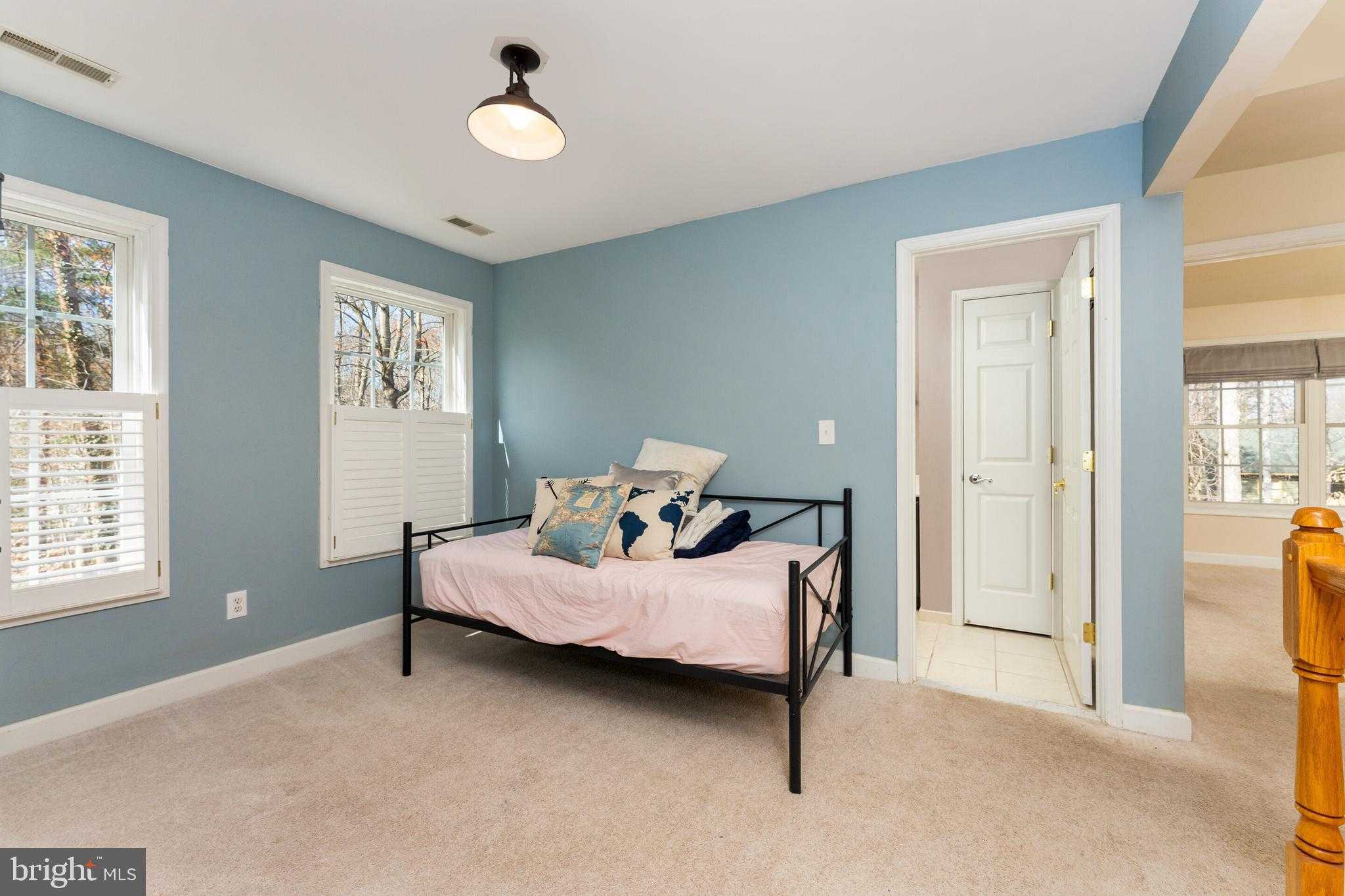 100 Crystal CT photo 28