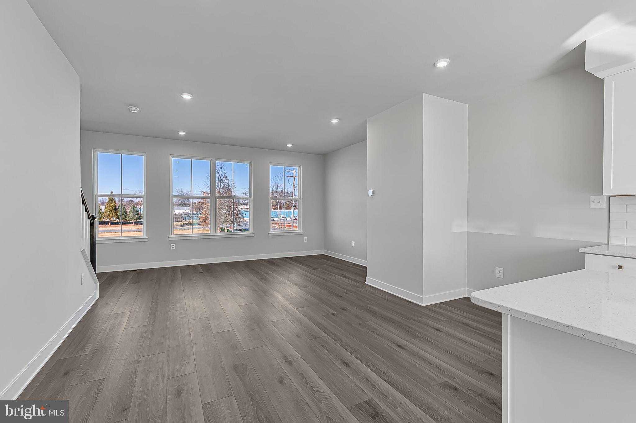 9 Oasis Ave photo 19