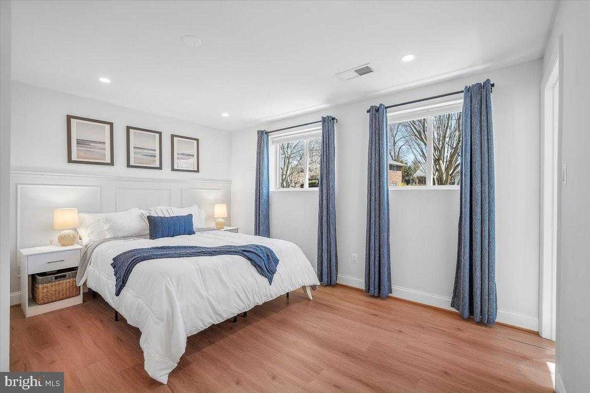 10302 Conover Dr photo 15