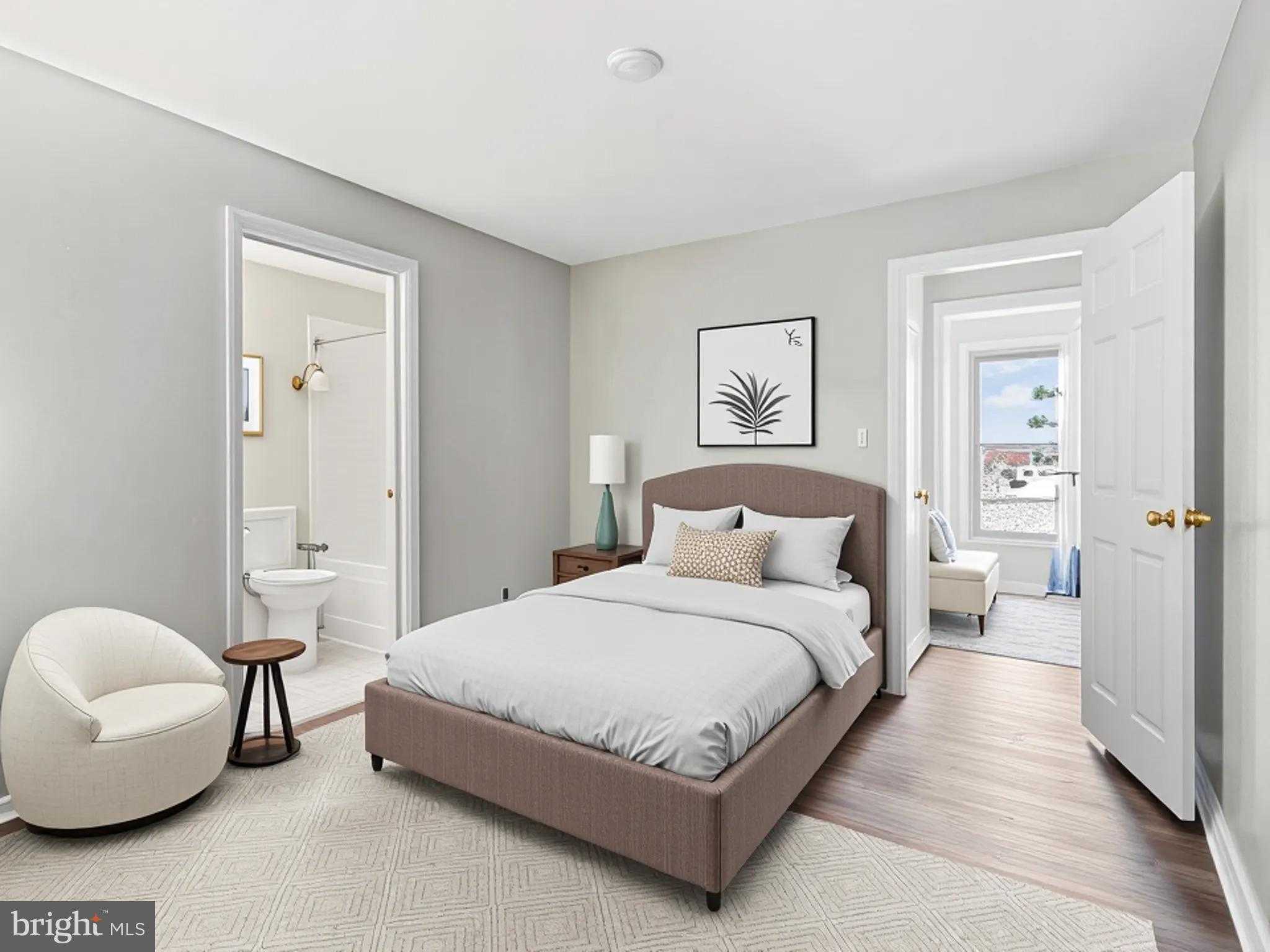 911 S Charles St photo 7