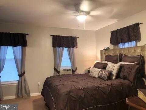 428 E Main St photo 10