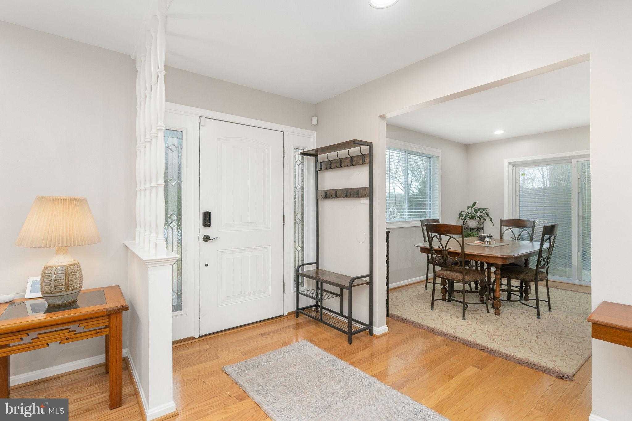 8434 Thames St photo 9