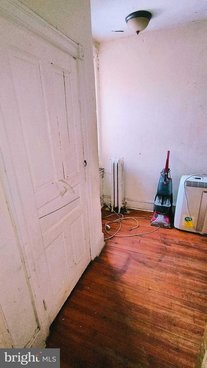 5330 Lesher St photo 7