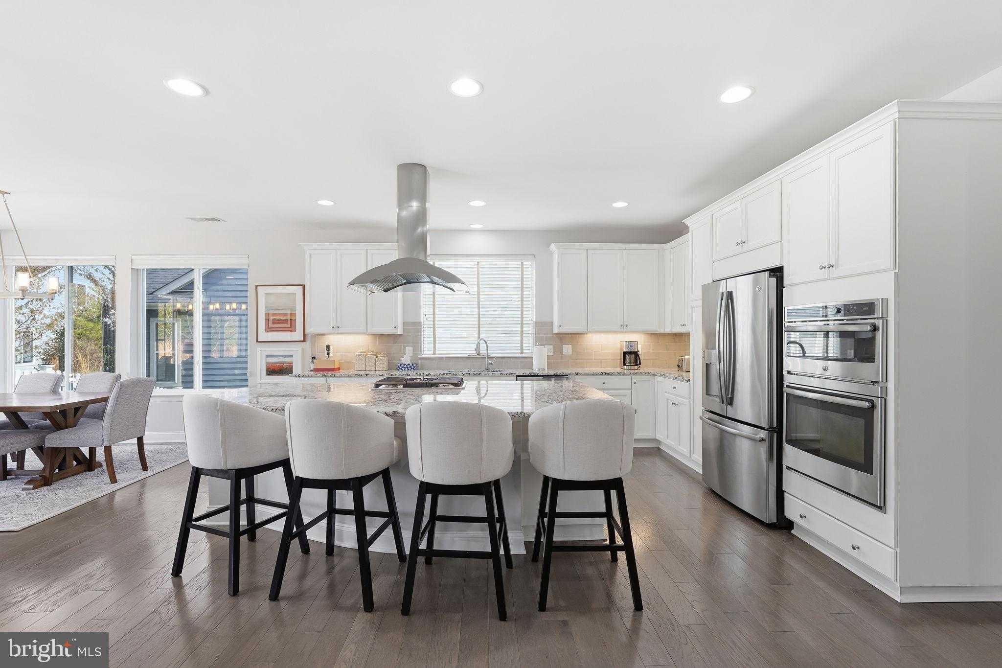 104 Grosbeak CT photo 4