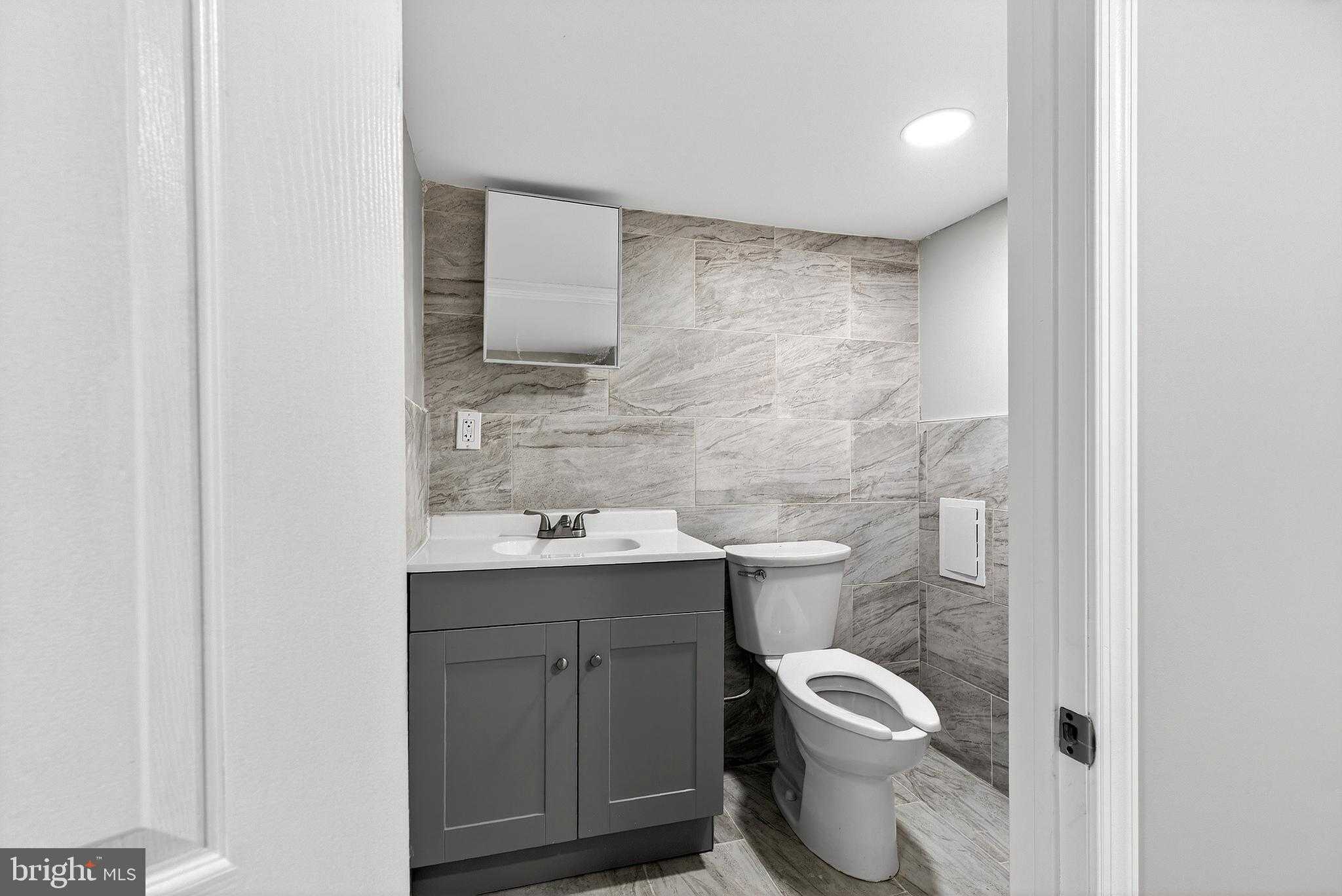 5443 Irving St photo 32