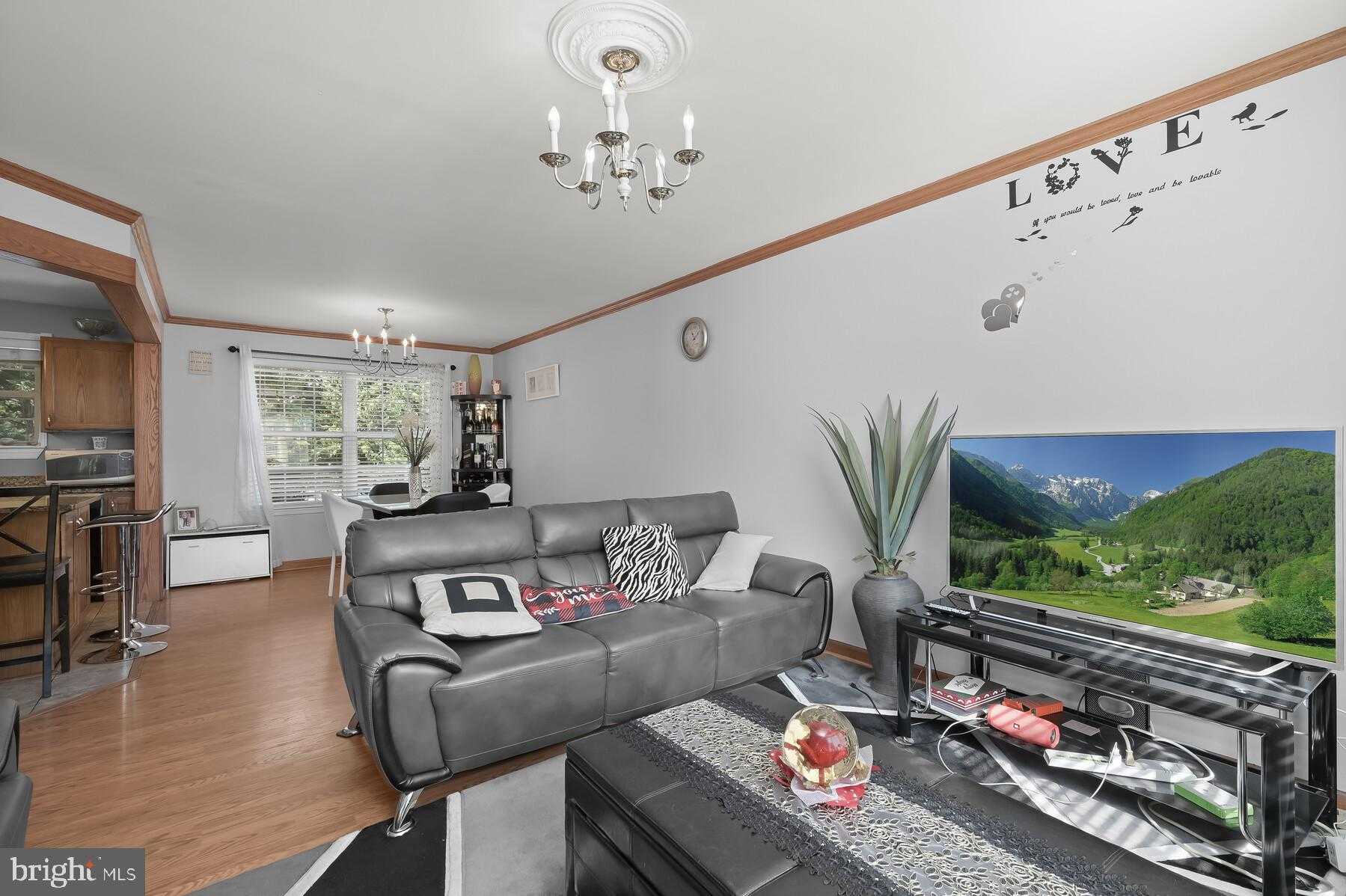 404 Taney Dr photo 8