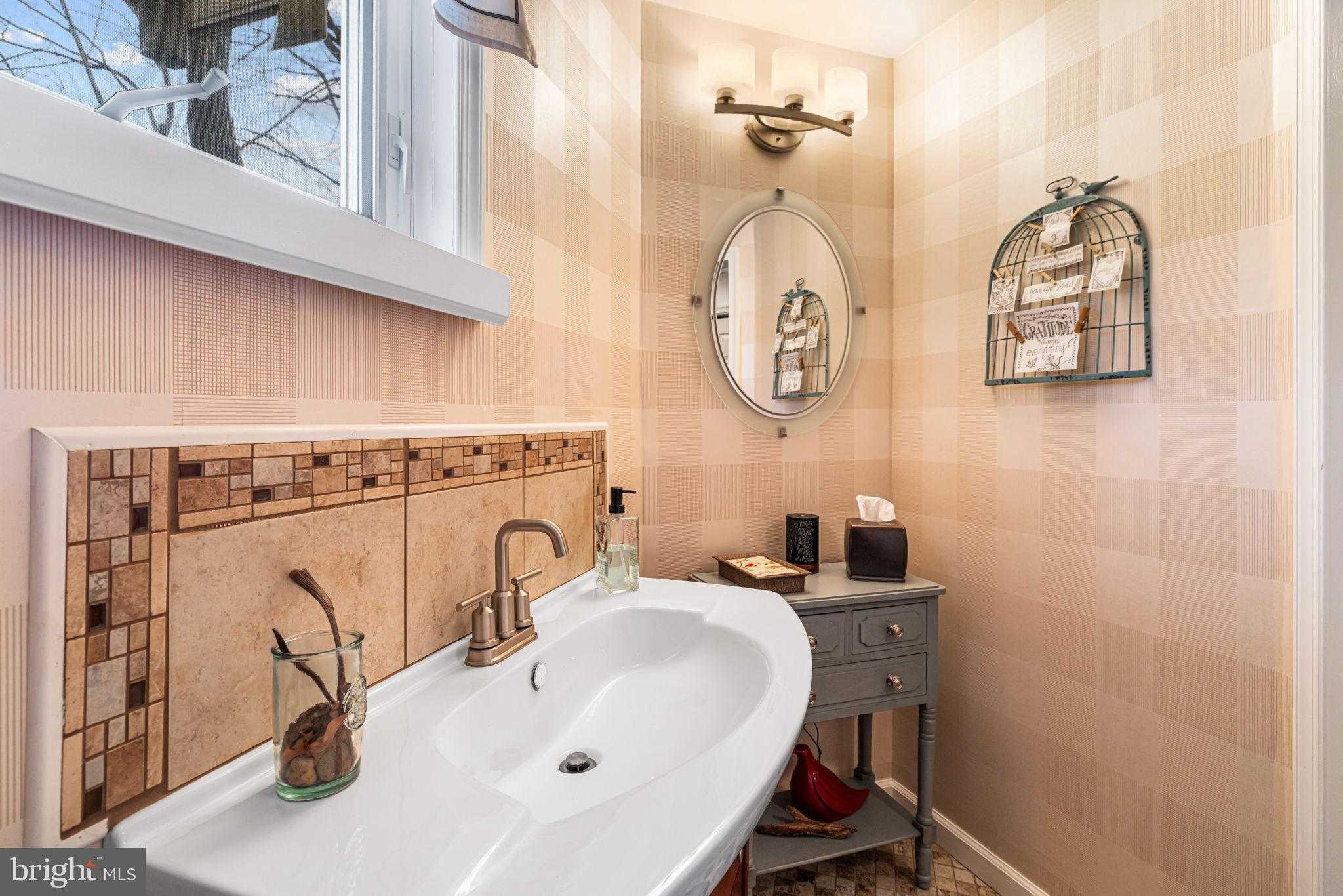 587 Moreland Rd photo 23