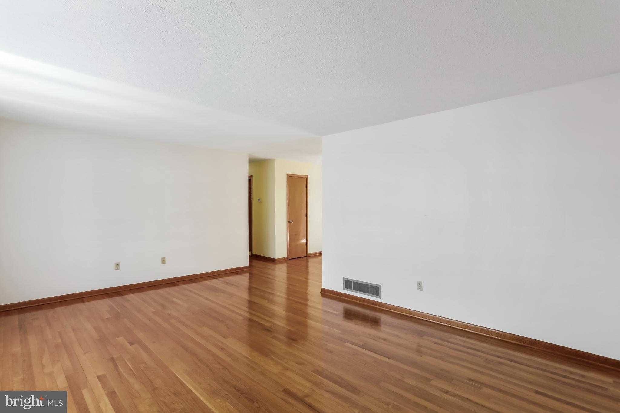 1345 Lynmar St photo 13