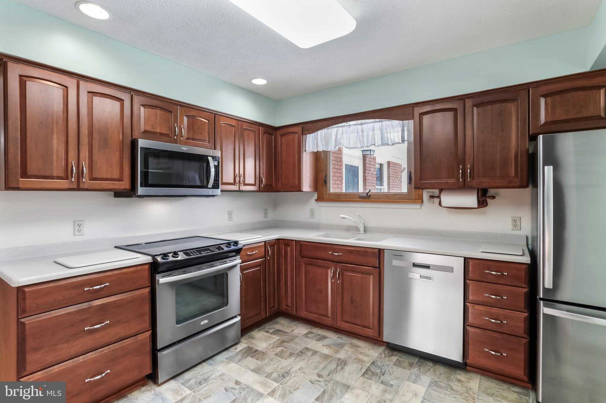 1345 Lynmar St photo 7